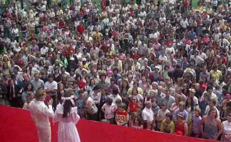final scene crowd from above